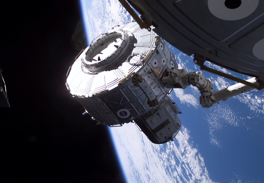 STS104-E-5068