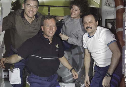 STS104-E-5085