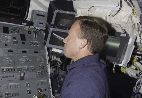 STS104-E-5228