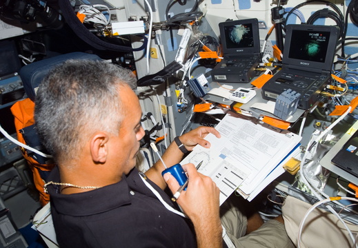 STS117-E-07194