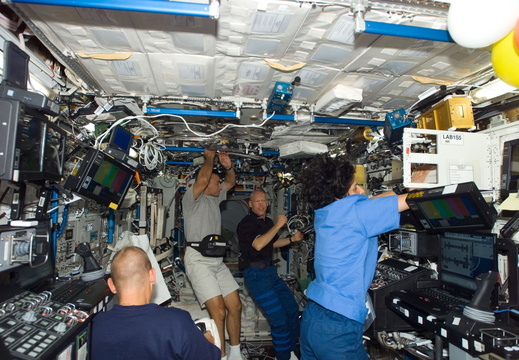 STS117-E-07646
