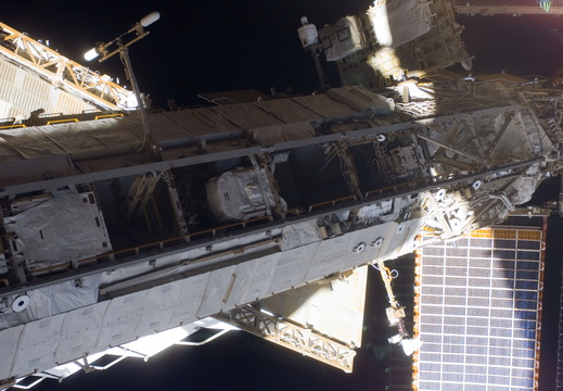 STS123-E-09863