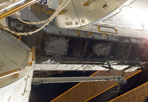 STS123-E-09872