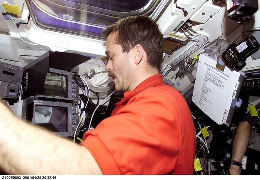 STS100-E-5893