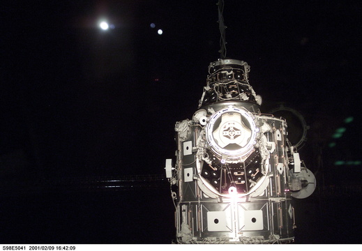 STS98-E-5041