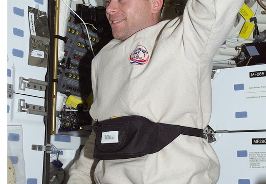 STS102-E-5037