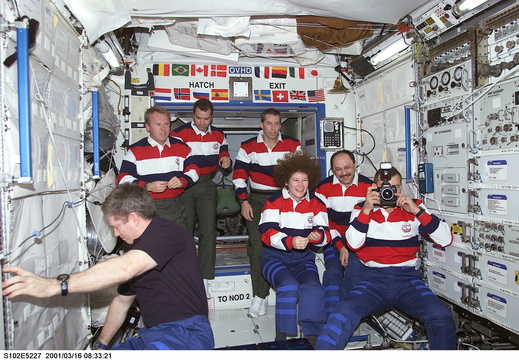 STS102-E-5227