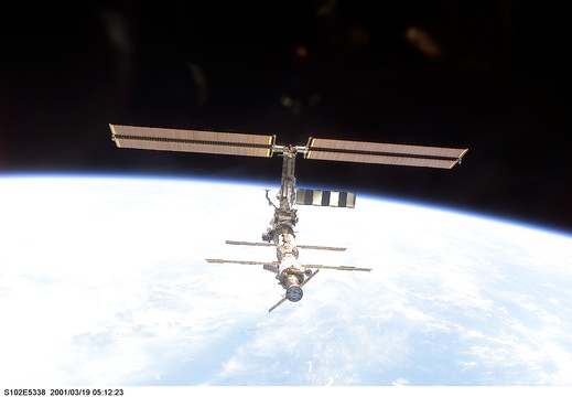 STS102-E-5338