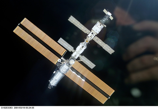 STS102-E-5363