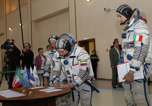 Cosmonaut Fyodor Yurchikhin Signs in for Final Qualification Training - 8696167301 2f84c300be o
