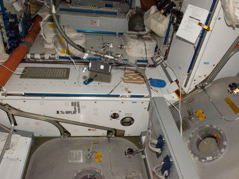 STS135-E-09423