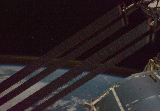 STS135-E-09036