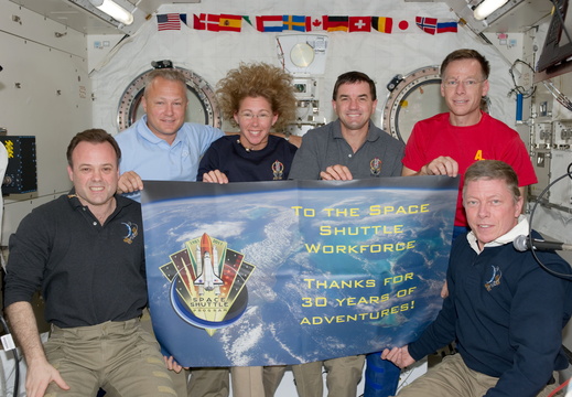 STS135-E-09093