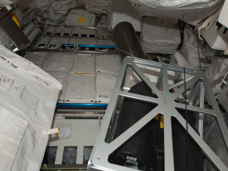 STS135-E-08117