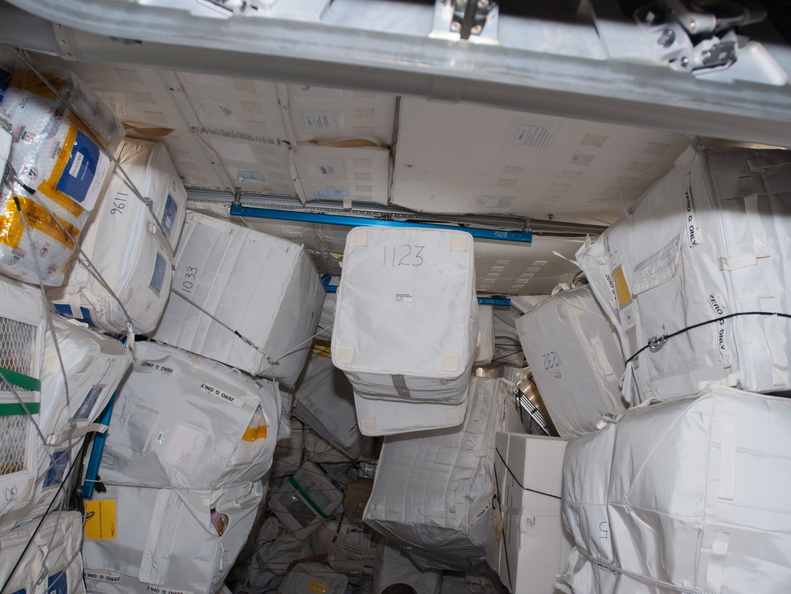 STS135-E-08115