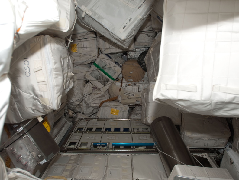 STS135-E-08116