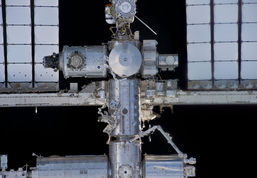 STS135-E-06722