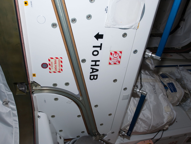 STS135-E-08113