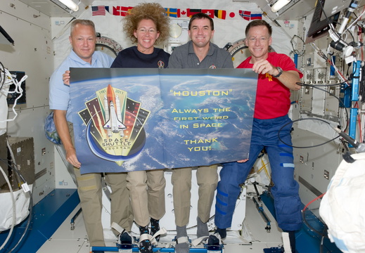 STS135-E-09086