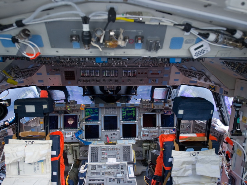 STS135-E-06252