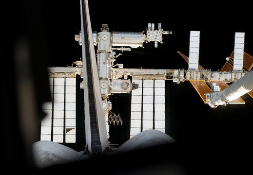 STS133-E-06677