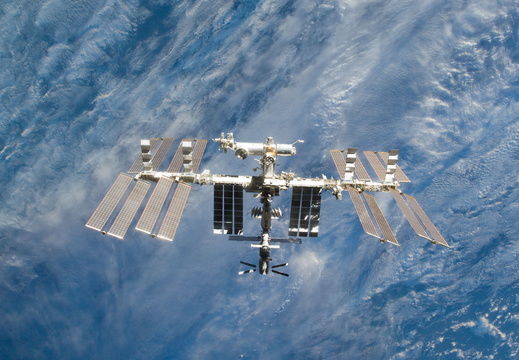 STS133-E-10384