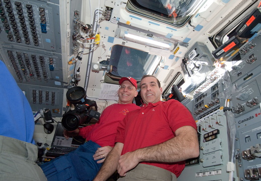 STS131-E-07234