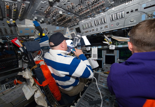 STS131-E-06098