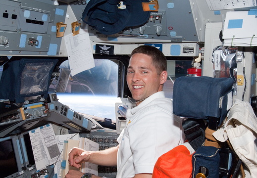 STS131-E-07225