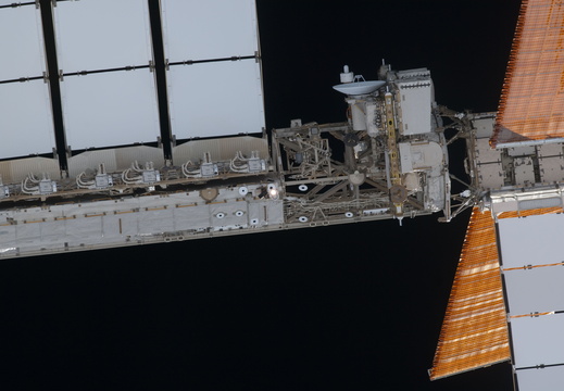 STS131-E-07043