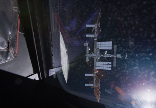 STS131-E-07572