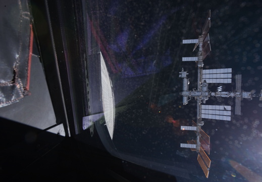 STS131-E-07565