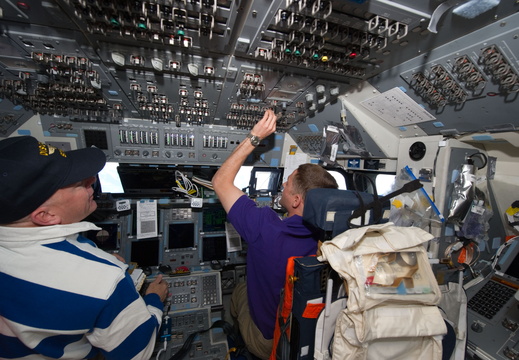 STS131-E-06096