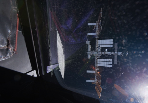 STS131-E-07570