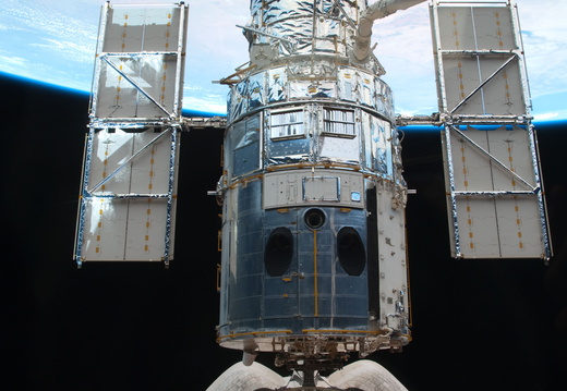 STS125-E-11599