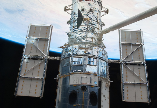 STS125-E-11590