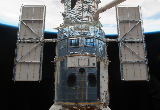 STS125-E-11581