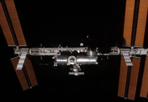 STS124-E-09932