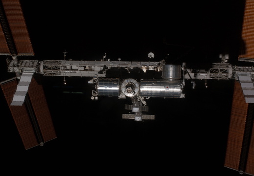 STS124-E-09931