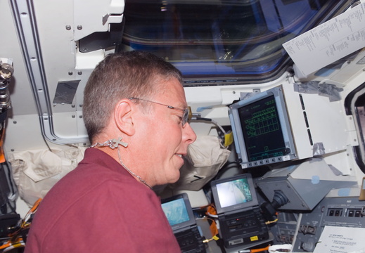 STS121-E-05962