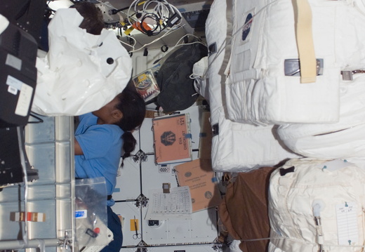 STS121-E-05960