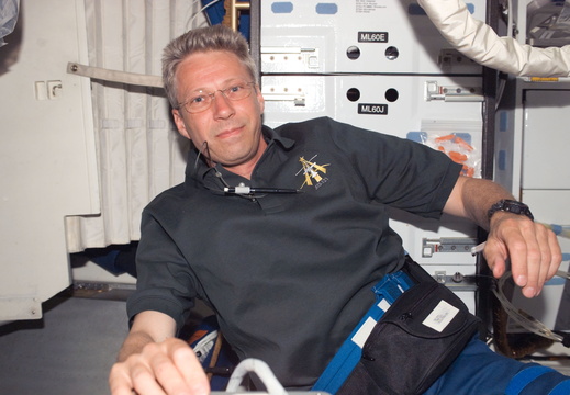 STS121-E-05214