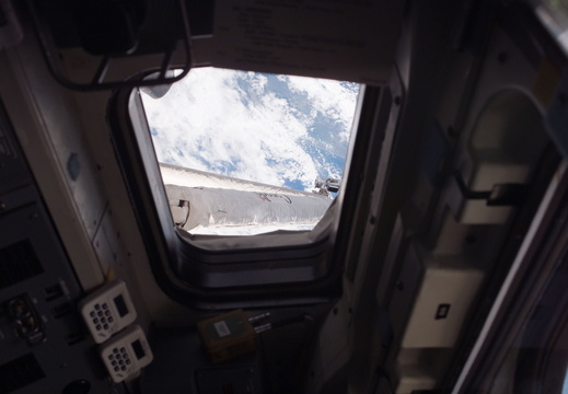STS121-E-05993