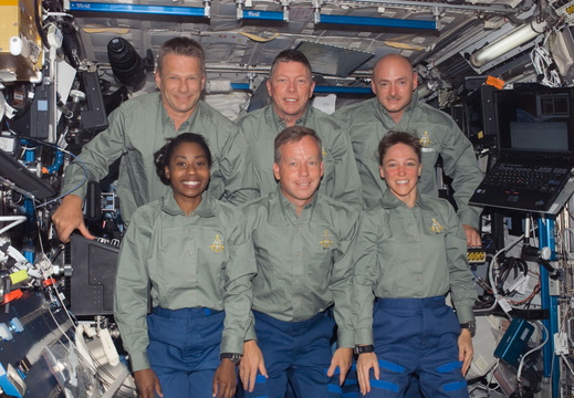 STS121-E-06246