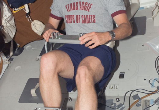 STS121-E-07934