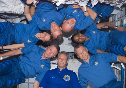 STS121-E-07024