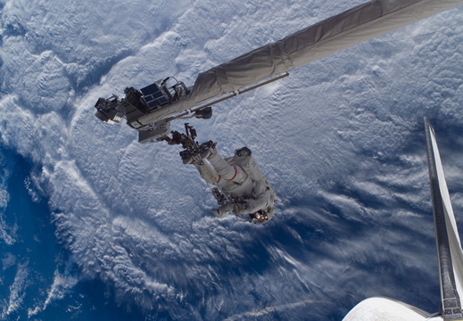 STS121-E-06327