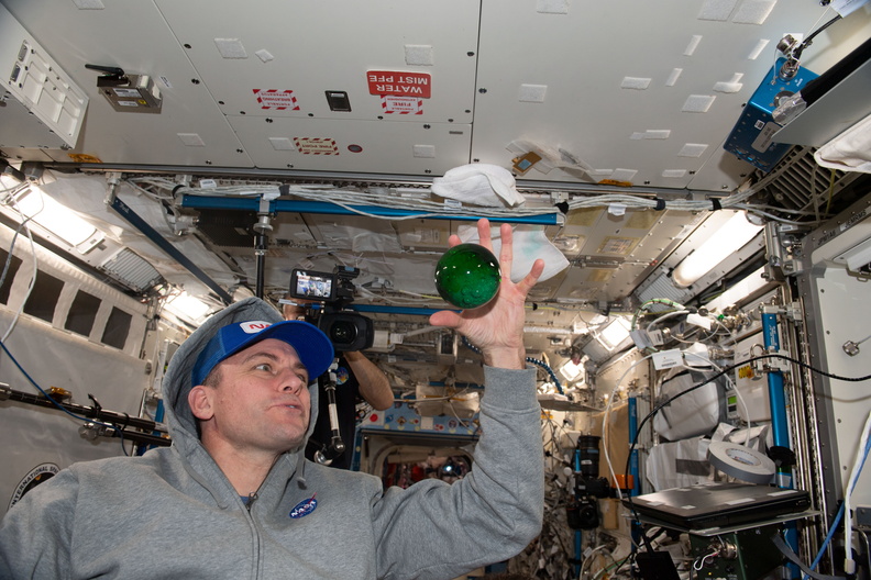 astronaut-josh-cassada-plays-with-a-sphere-of-water-flying-in-microgravity_52693378468_o.jpg