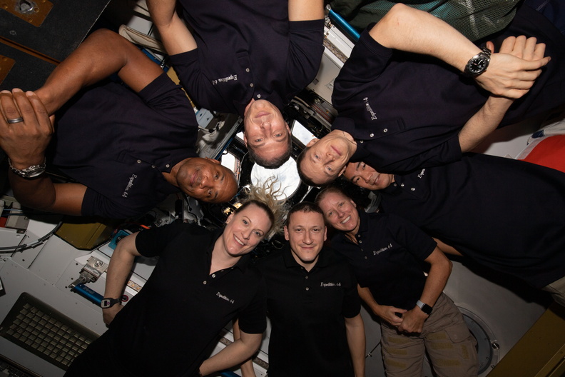 nasa2explore_50803810061_The_Expedition_64_crew_gathers_for_a_New_Years_Day_portrait.jpg
