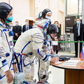 nasa2explore_50372542136_Expedition_64_backup_crew_member_Oleg_Novitskiy_signs_in_for_Soyuz_qualification_exams.jpg